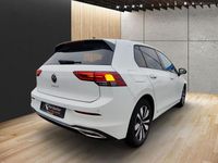 Gebraucht VW Golf VIII Move 150 PS (110 kW) 2024 Weiß Limousine