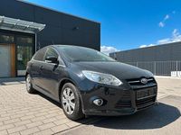 Usado Ford Focus Titanium 101 CV (74 kW) 2012 Negro Berlina