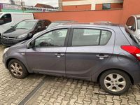 Gebraucht Hyundai i20 Classic 101 PS (74 kW) 2009 Grau Limousine