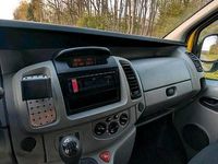 Second-hand Opel Vivaro 101 CP (74 kW) 2004 Galben Monovolum