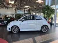 Gebraucht Abarth 595C 145 PS (106 kW) 2022 Grigio cenere/campovolo Cabrio