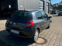 Gebraucht Renault Clio II 104 PS (76 kW) 2007 Grau Kleinwagen