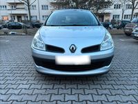 Gebraucht Renault Clio II 75 PS (55 kW) 2006 Grau Kleinwagen