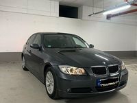 Gebraucht BMW 320 170 PS (125 kW) 2007 Grau Limousine