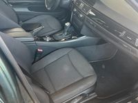 Brugt BMW 325 218 HK (160 kW) 2009 Grå Sedan