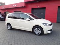 Gebraucht VW Touran 150 PS (110 kW) 2024 Beige Van / Kleinbus
