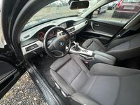 Gebraucht BMW 320 184 PS (135 kW) 2010 Schwarz Kombi