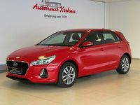 Gebraucht Hyundai i30 Trend 101 PS (74 kW) 2018 Engine red Limousine