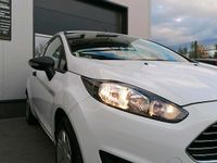 Gebraucht Ford Fiesta 60 PS (44 kW) 2015 Weiß Kleinwagen