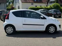 Gebraucht Peugeot 107 Active 68 PS (50 kW) 2014 Weiss 068/deckende lackierung Kleinwagen