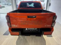 Gebraucht Isuzu D-Max 163 PS (119 kW) 2025 Orange Pickup