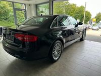 gebraucht Audi A4 Lim. Attraction*Leder*Navi*Xenon*PDC*LED*