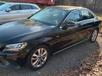 Second-hand Mercedes C180 156 CP (114 kW) 2022 Negru Berlinǎ