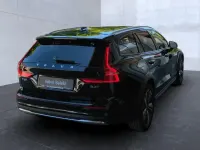 Gebraucht Volvo V60 CC Plus 197 PS (144 kW) 2023 Schwarz Kombi