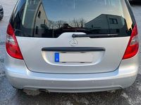 Gebraucht Mercedes A150 95 PS (69 kW) 2011 Silber Limousine