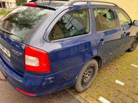Gebraucht Skoda Octavia Ambition 140 PS (102 kW) 2012 Blau Kombi