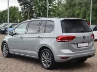 Neu VW Touran 150 PS (110 kW) 2026 Silber Van / Kleinbus