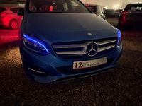 Gebraucht Mercedes B180 122 PS (89 kW) 2015 Blau Van / Kleinbus
