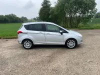 Używany Ford B-MAX SYNC Edition 101 KM (74 kW) 2017 Srebrny Minivan