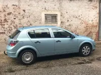 Używany Opel Astra 90 KM (66 kW) 2009 Niebieski Coupe