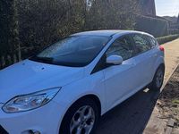 Gebraucht Ford Focus Trend 125 PS (91 kW) 2011 Weiß Limousine