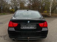 Gebraucht BMW 320 184 PS (135 kW) 2010 Schwarz Limousine