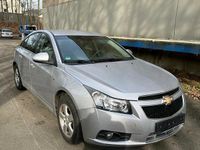 Gebraucht Chevrolet Cruze 141 PS (103 kW) 2010 Silber Limousine