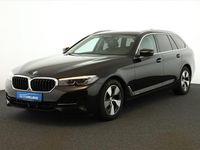 Gebraucht BMW 520 190 PS (139 kW) 2023 Saphirschwarz metallic Kombi