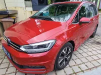 Gebraucht VW Touran 150 PS (110 kW) 2021 Rot Van / Kleinbus