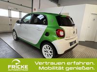 Gebraucht Smart ForFour Electric Drive Passion 60 kW (82 PS) 2018 Weiss Kleinwagen