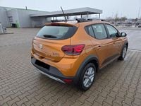 Gebraucht Dacia Sandero Comfort 91 PS (66 kW) 2021 Orange SUV