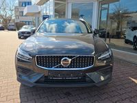 Gebraucht Volvo V60 CC Plus 197 PS (144 kW) 2024 Grau Kombi