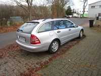 Gebraucht Mercedes 220 150 PS (110 kW) 2007 Silber Kombi