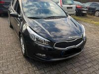 Second-hand Kia Ceed 99 CP (72 kW) 2015 Negru Hatchback
