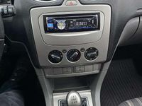 Gebraucht Ford Focus Style 101 PS (74 kW) 2008 Silber Kleinwagen