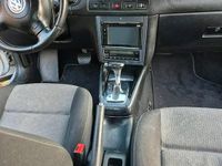 Second-hand VW Bora 102 CP (75 kW) 2004 Argintiu Berlinǎ