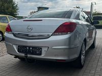 Gebraucht Opel Astra Cosmo 140 PS (102 kW) 2007 Silber Coupé