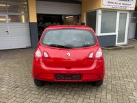 Second-hand Renault Twingo Expression 75 CP (55 kW) 2012 Roșu Hatchback