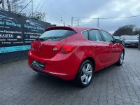 Usata Opel Astra Active 120 CV (88 kW) 2013 Rosso Berlina