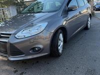 Gebraucht Ford Focus 92 PS (67 kW) 2013 Grau Kombi