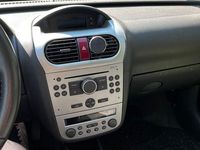 Używany Opel Corsa 80 KM (58 kW) 2006 Srebrny Hatchback