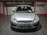 Gebraucht Ford Focus Ghia 101 PS (74 kW) 2005 Silber Limousine