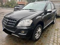 Gebraucht Mercedes ML350 231 PS (169 kW) 2010 Schwarz SUV