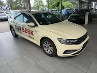 Gebraucht VW Passat 150 PS (110 kW) 2023 Beige Kombi