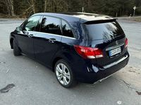 Gebraucht Mercedes B180 122 PS (89 kW) 2017 Blau Van / Kleinbus