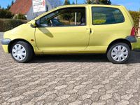 Second-hand Renault Twingo 58 CP (42 kW) 2001 Galben Hatchback