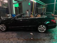 Gebraucht Mercedes E200 184 PS (135 kW) 2010 Schwarz Cabrio