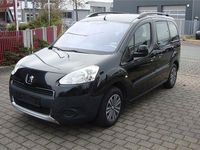 Gebraucht Peugeot TePee 92 PS (67 kW) 2014 Schwarz Van / Kleinbus
