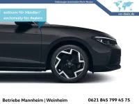 Gebraucht VW Passat R-line 265 PS (194 kW) 2024 Grenadillschwarz metallic Kombi