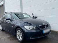 Gebraucht BMW 320 163 PS (119 kW) 2007 Blau Limousine